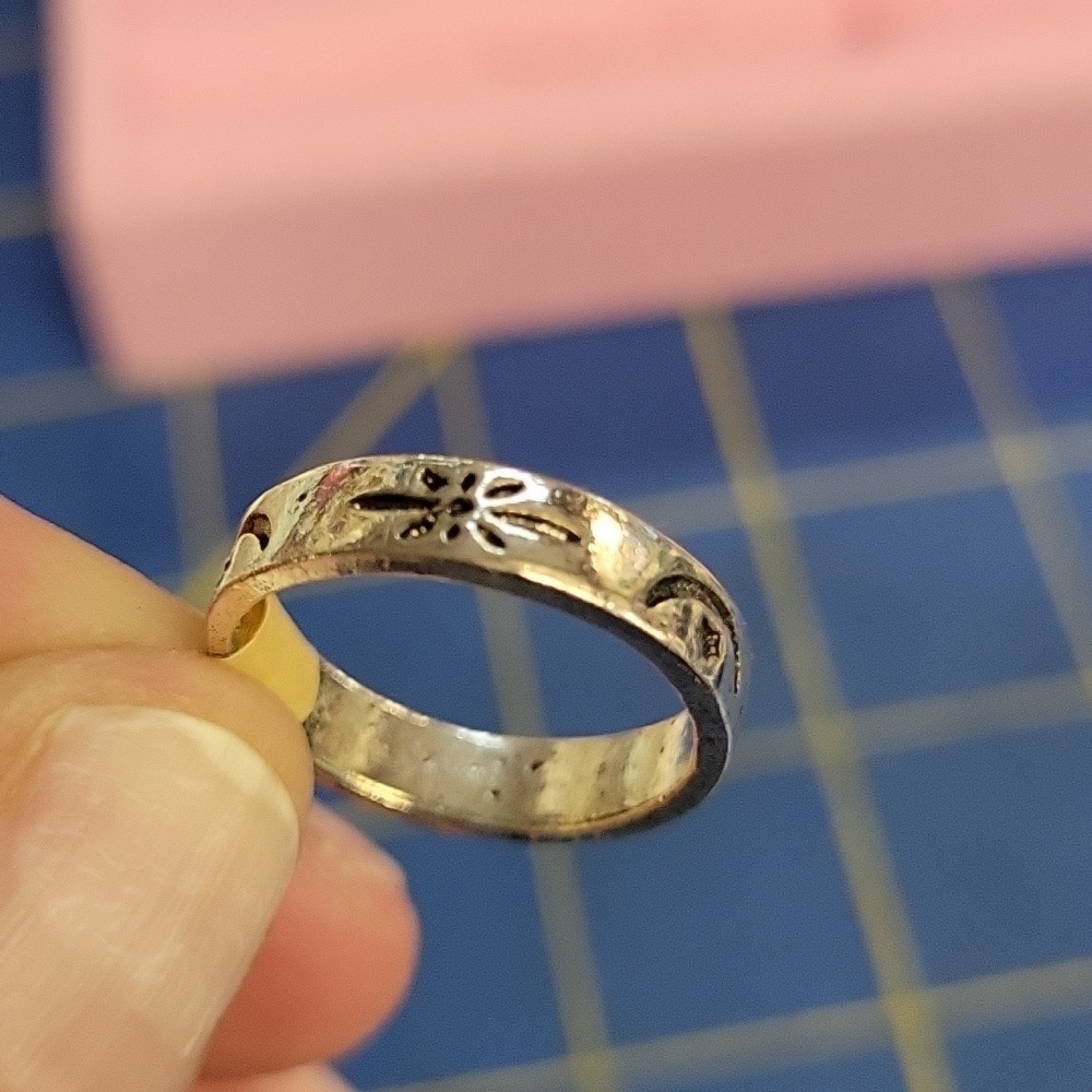 Western Band Silver Tone Ring Size 6.5